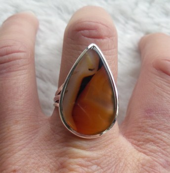 Zilveren ring gezet met druppelvorm Montana Agaat maat 19 mm